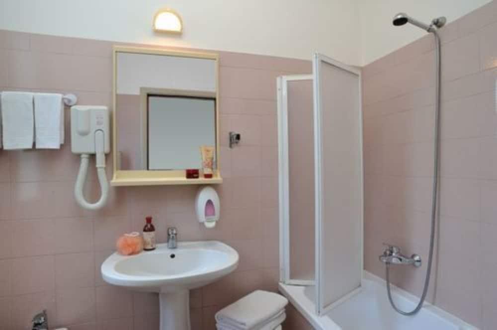 Hotel Plaza Cesenatico Exterior photo